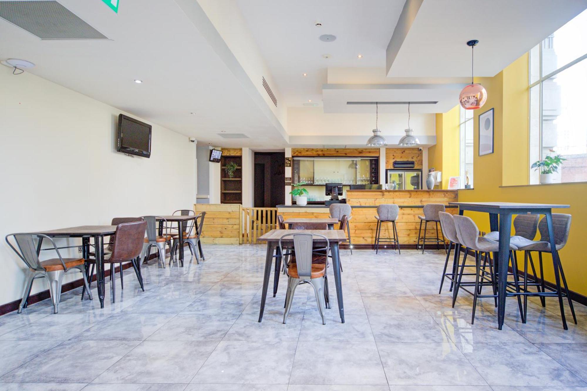 Belvilla Newport City Centre Hotel - Lifestyle Exteriör bild