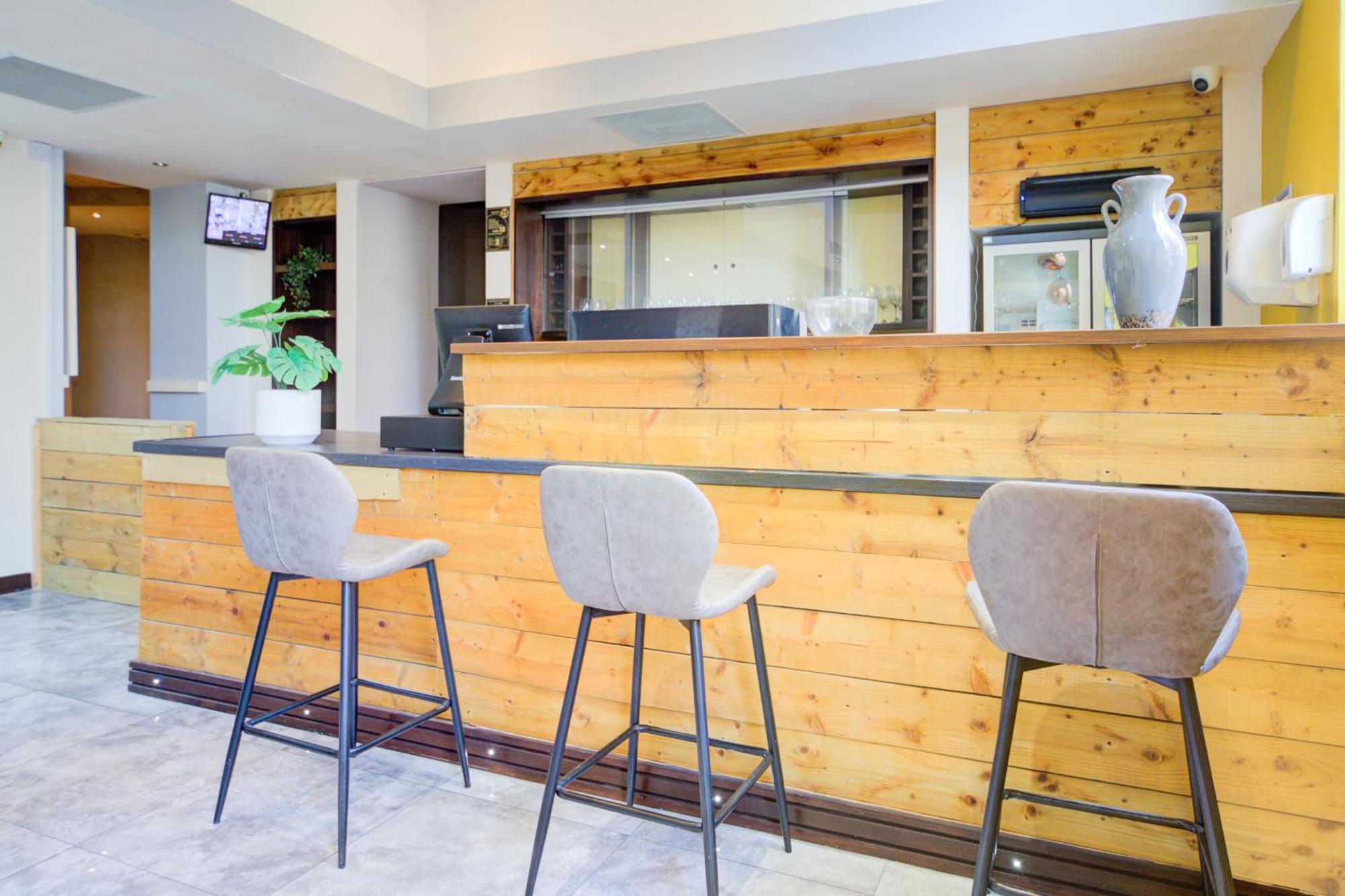 Belvilla Newport City Centre Hotel - Lifestyle Exteriör bild
