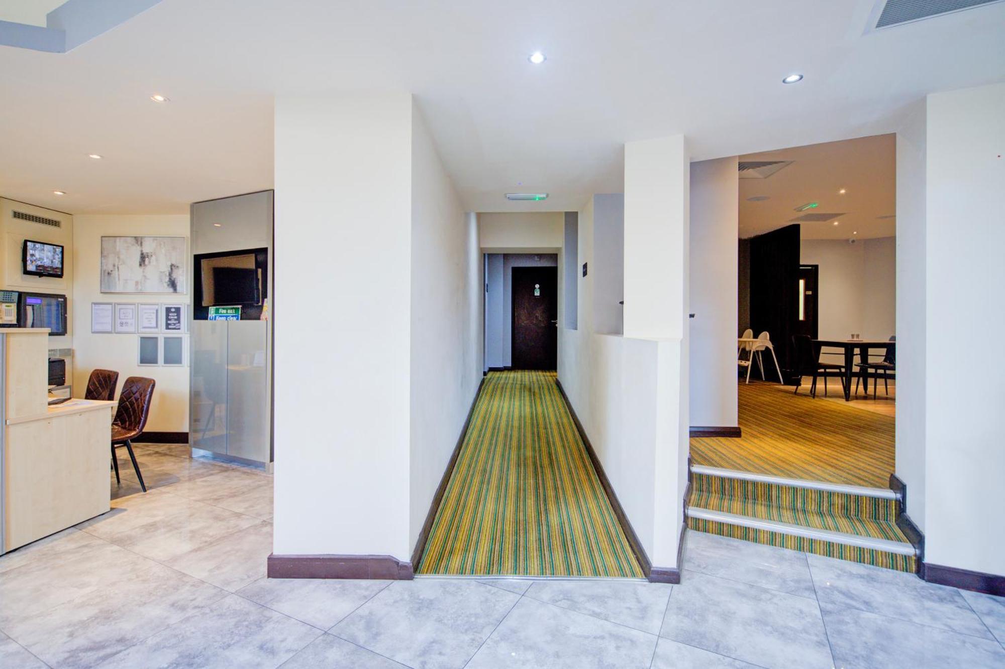 Belvilla Newport City Centre Hotel - Lifestyle Exteriör bild