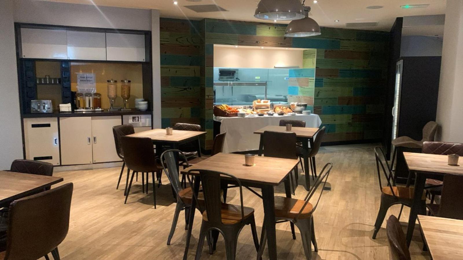 Belvilla Newport City Centre Hotel - Lifestyle Exteriör bild